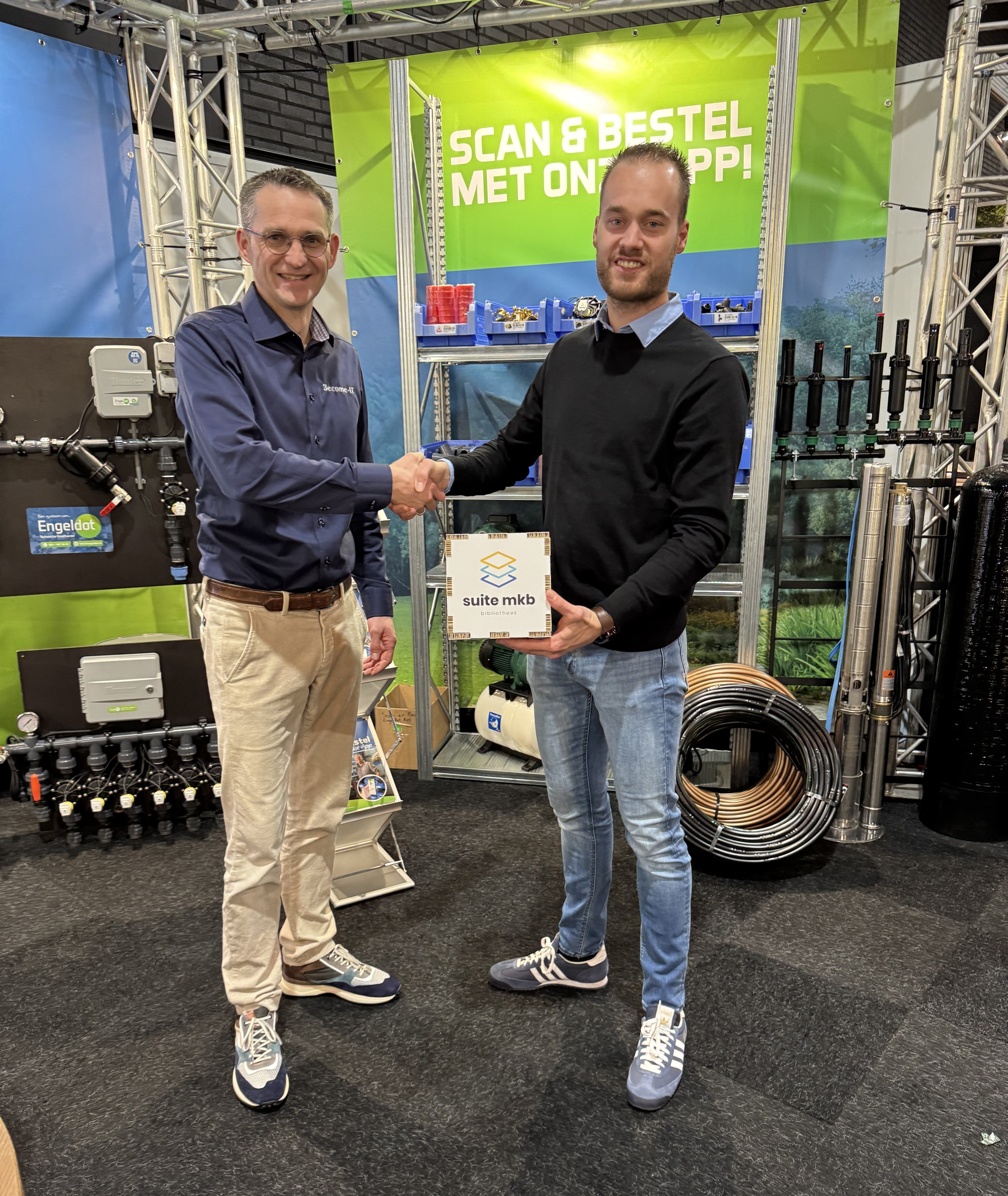 Het ruime assortiment van Engeldot staat in de bibliotheek van Suite MKB.